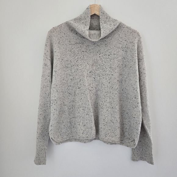 Monrow Long Sleeve Cashmere Sweater - Picture 1 of 8